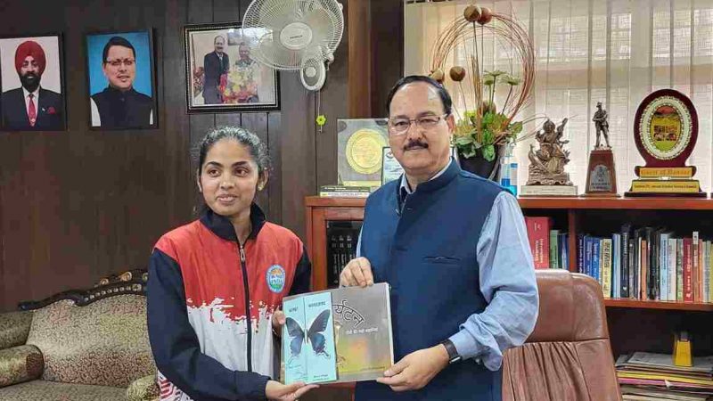 किक बॉक्सिग वर्ल्ड चैंपियनशिप में भारतीय टीम के मुख्य कोच रक्षिता को किया कुलपति ने सम्मानित