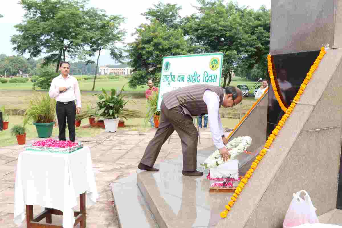 वन अनुसंधान संस्थान परिसर में मनाया गया राष्ट्रीय वन शहीद दिवस