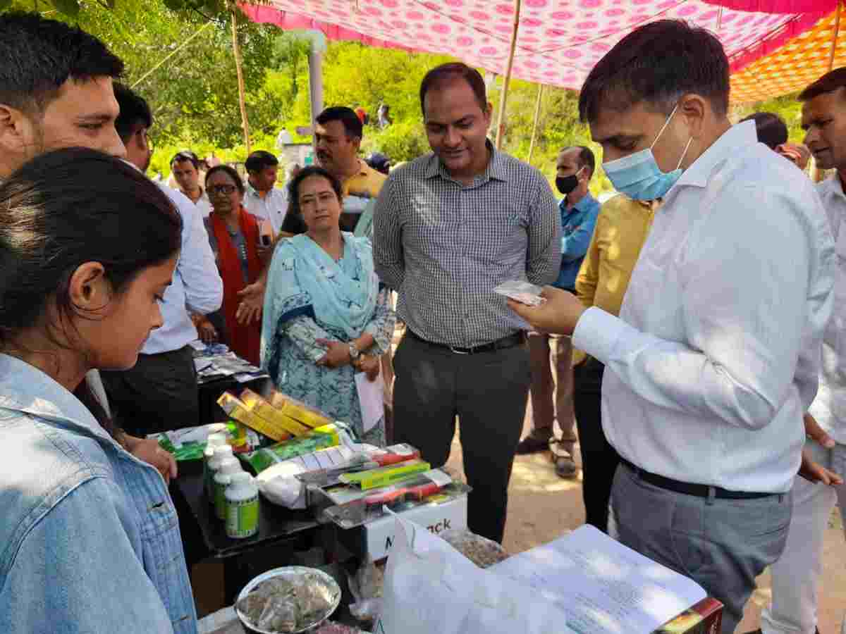 डीएम की अध्यक्षता में आयोजित बहुउद्देश्यीय शिविर में 35 शिकायतें दर्ज, अधिकांश का निस्तारण