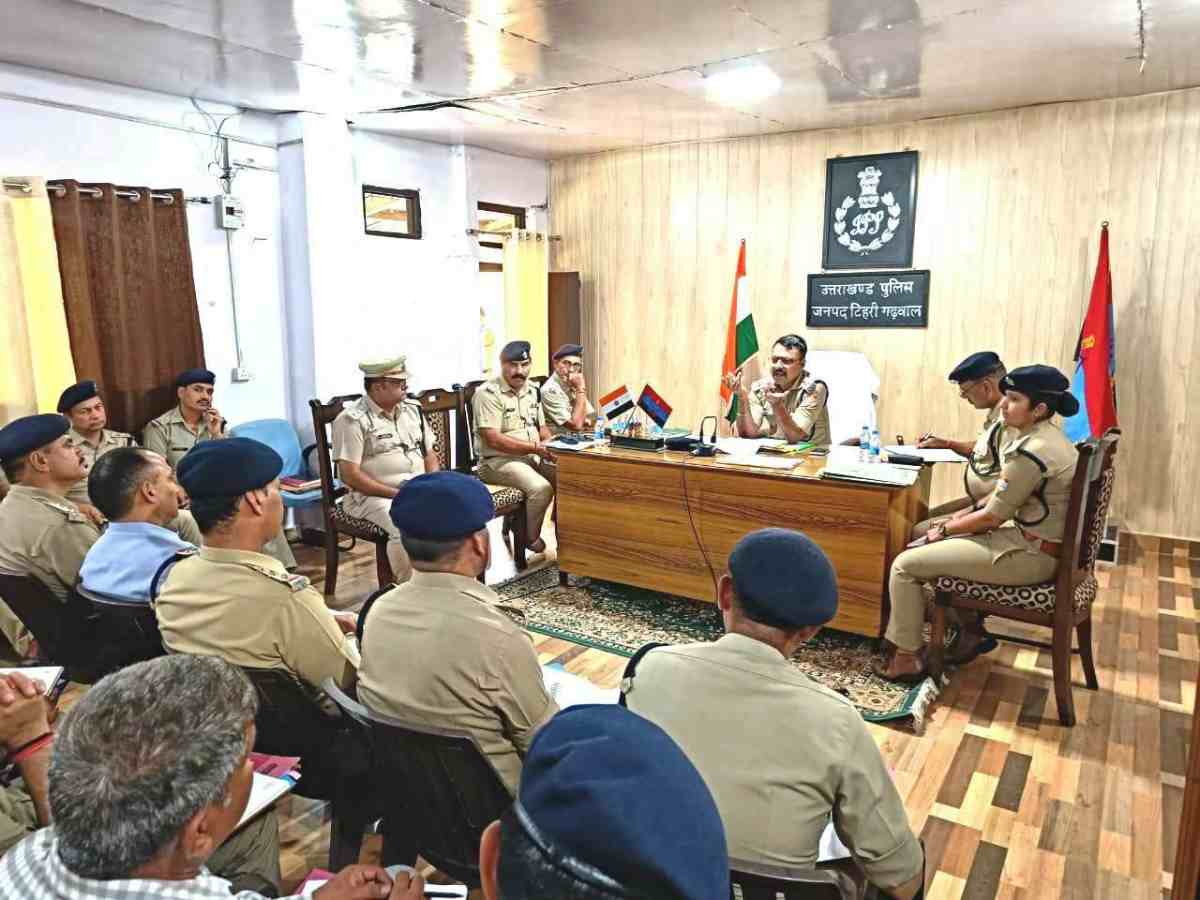 पुलिस लाईन चंबा में किया गया मासिक अपराध गोष्ठी का आयोजन