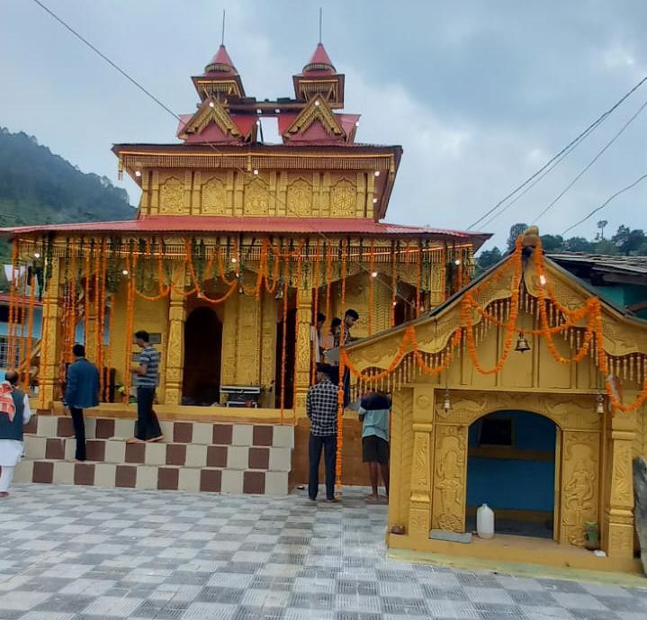 नवनिर्मित मन्दिर प्राण प्रतिष्ठा,कलश स्थापना को हवन पूजन यज्ञ का शुभारंभ