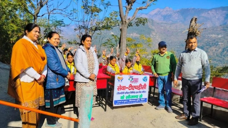 पिपोला खास में दो विद्यालयों को THDC ने CSR मद से उपलब्ध कराया फर्नीचर- शांति भट्ट