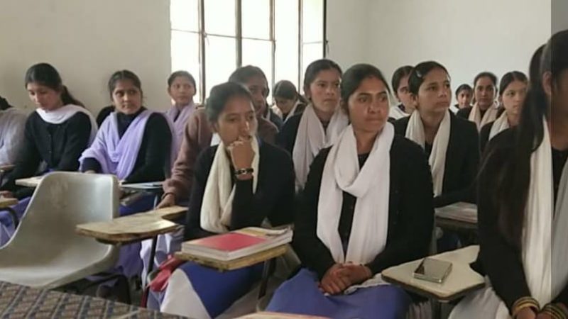 महिला दिवस की पूर्व संध्या पर महिला शिक्षकों का किया सम्मान