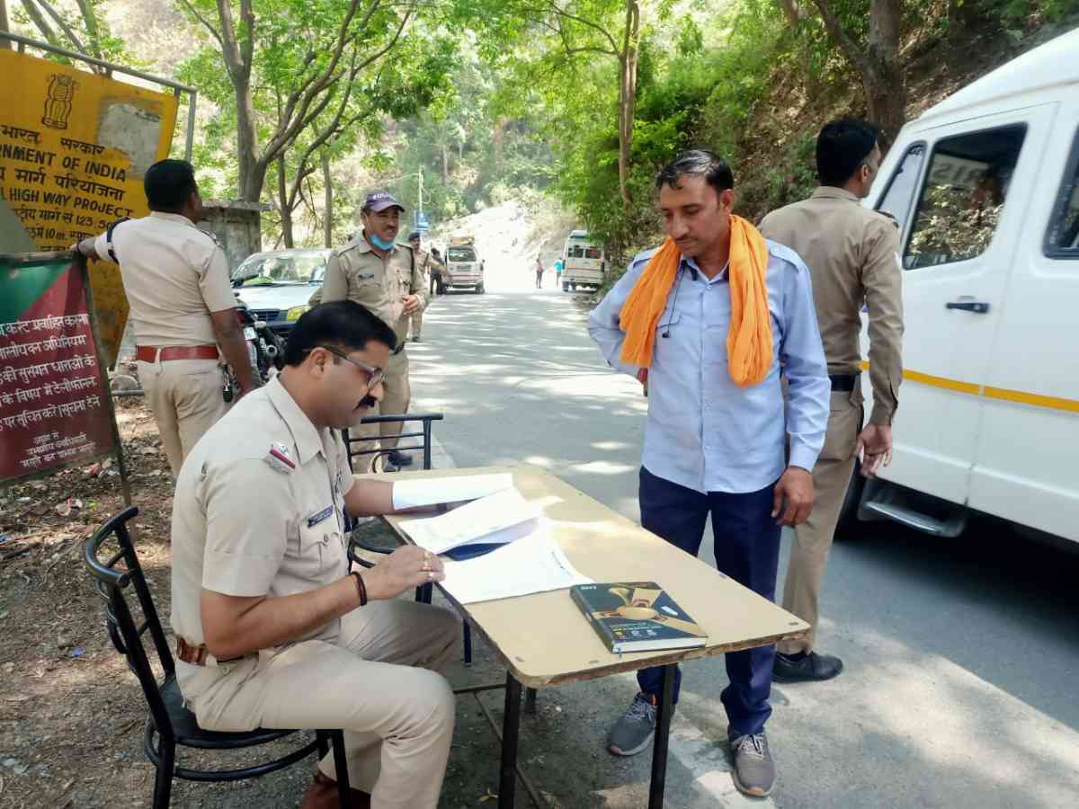 चारधाम यात्रा के दृष्टिगत टिहरी पुलिस ने चलाया चेकिंग अभियान