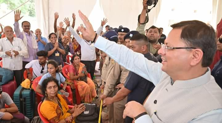 मुख्यमंत्री पुष्कर सिंह धामी ने चार धाम यात्रा पंजीकरण केंद्र का निरीक्षण किया, व्यवस्थाओं का लिया जायजा