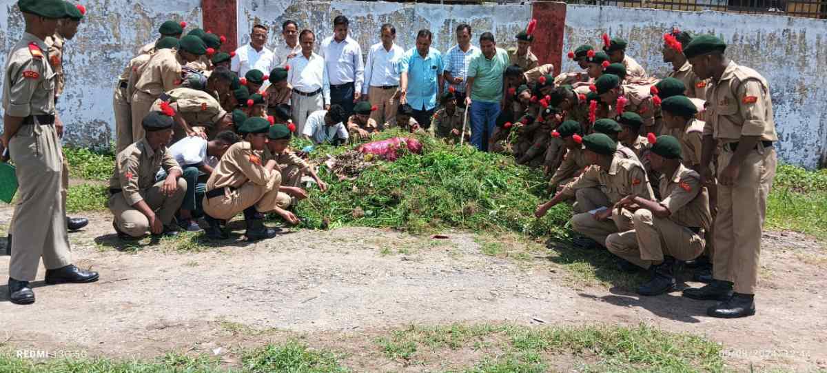 ऋषिकेश में स्वच्छता अभियान: छात्रों ने पेश की जागरूकता की अनूठी मिसाल