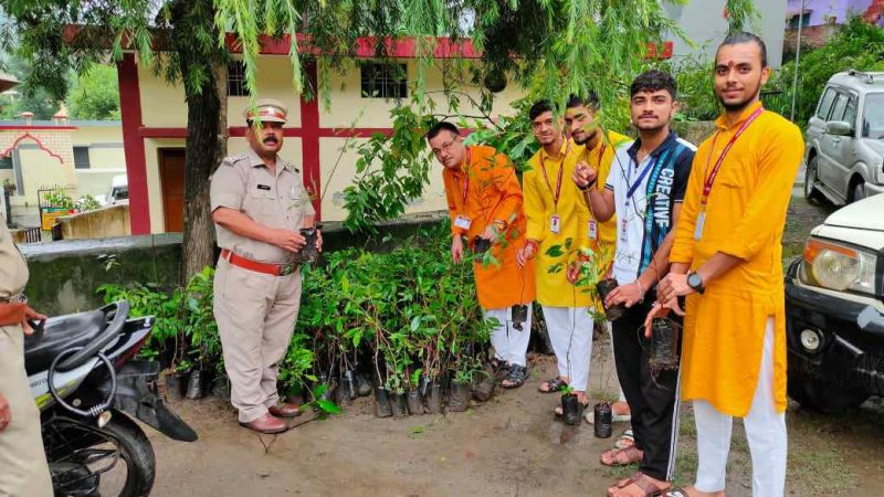 स्वतंत्रता दिवस के अवसर पर कीर्तिनगर रेंज में विशेष कार्यक्रम आयोजित: “एक पेड़ मां के नाम” अभियान के तहत पौधारोपण