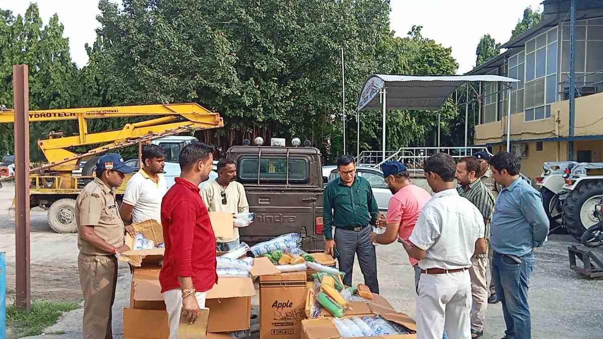 ऋषिकेश में सिंगल यूज प्लास्टिक के खिलाफ अभियान, तीन दुकानदारों पर जुर्माना