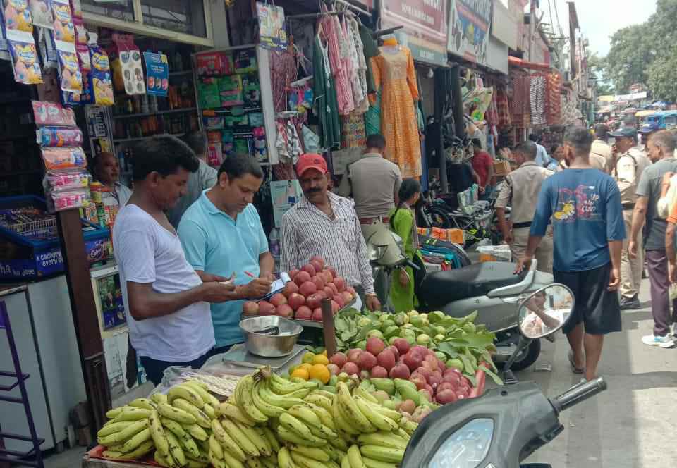 अतिक्रमण के खिलाफ नगर निगम और पुलिस का संयुक्त अभियान, 26 लोगों पर कार्रवाई