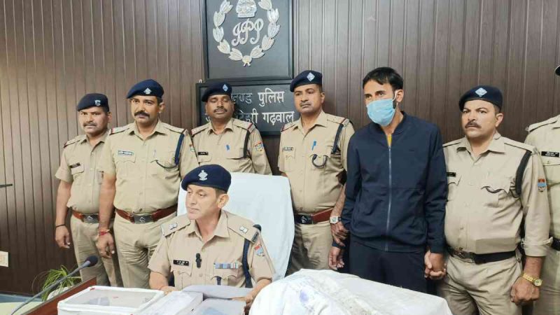 टिहरी पुलिस ने किया टारजन गैंग के सरगना विशाल को तमंचे के साथ गिरफ्तार