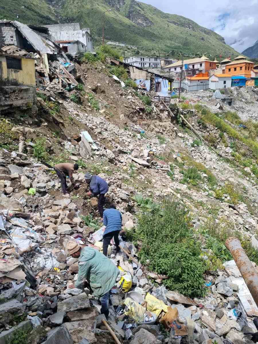 बदरीनाथ धाम में जनभावन के दृष्टिगत शुरू हुआ पौराणिक कुबेर गली ठीक करने का काम