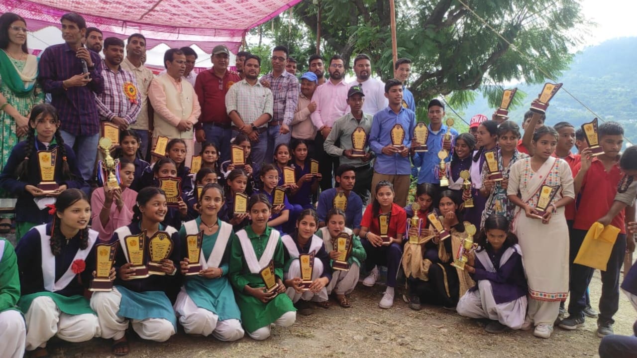 ब्लॉक स्तरीय विज्ञान महोत्सव में राजकीय इंटर कॉलेज तोलीसैण मुखेम के छात्रों का शानदार प्रदर्शन