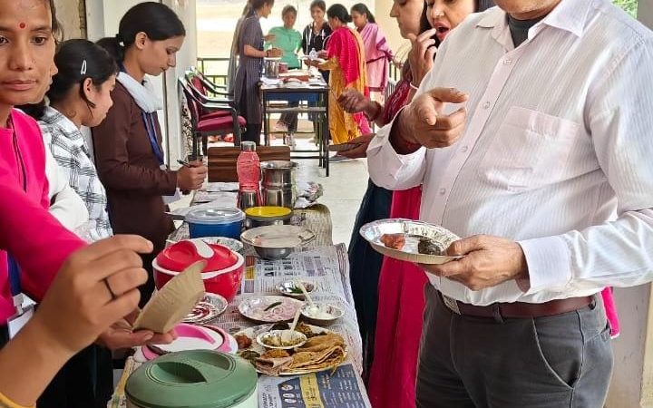 राजकीय महाविद्यालय खाड़ी में ‘गढ़ भोज’ दिवस पर पहाड़ी व्यंजनों की प्रतियोगिता आयोजित