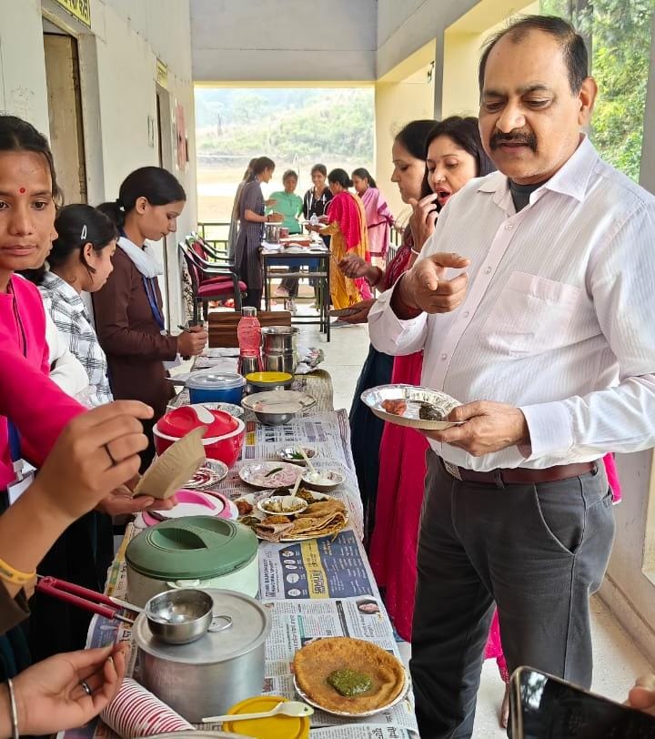 राजकीय महाविद्यालय खाड़ी में ‘गढ़ भोज’ दिवस पर पहाड़ी व्यंजनों की प्रतियोगिता आयोजित