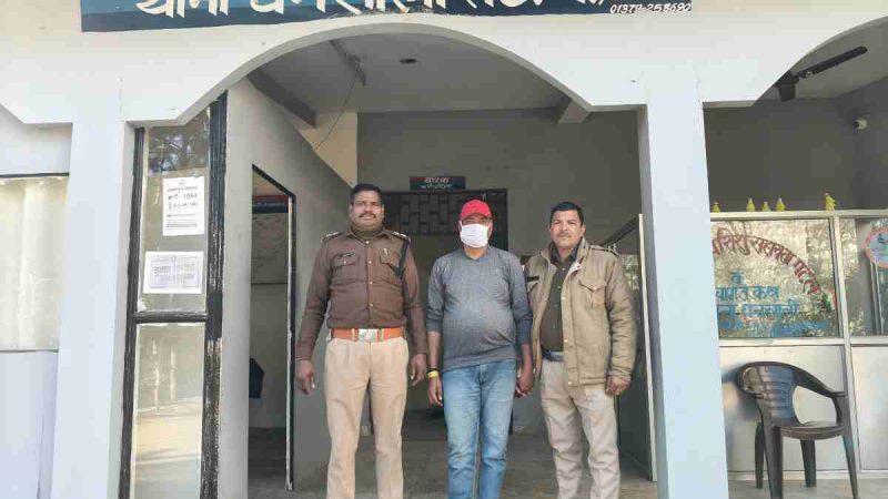 घनसाली पुलिस ने वारंटी को किया गिरफ्तार