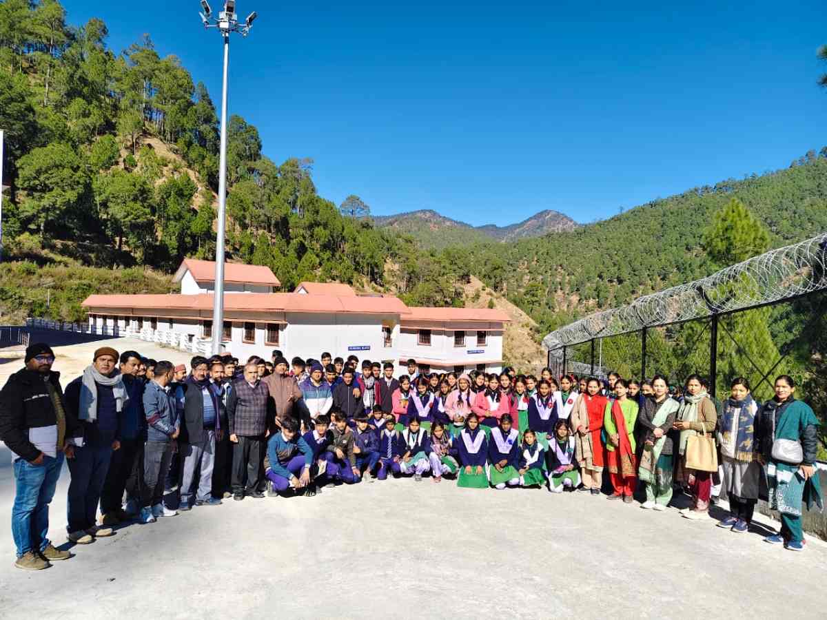 ग्वालखुड़ा इंटर कॉलेज के छात्रों ने पैठाणी व्यावसायिक महाविद्यालय में शैक्षिक भ्रमण और करियर परामर्श सत्र में लिया भाग