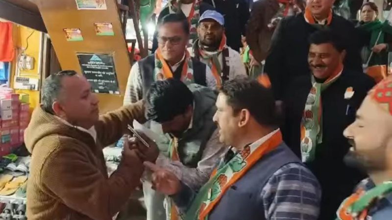 कुलदीप पंवार के समर्थन में कांग्रेस का डोर टू डोर प्रचार अभियान तेज