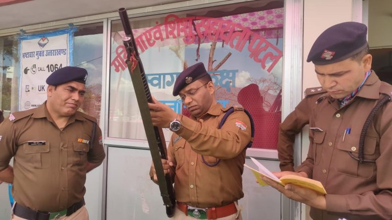 टिहरी SSP आयुष अग्रवाल ने किया चंबा थाना का वार्षिक निरीक्षण, दिए सख्त निर्देश