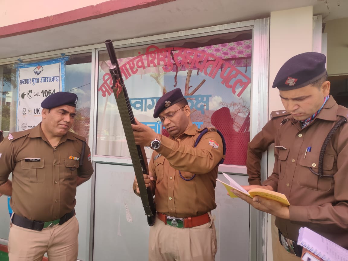 टिहरी SSP आयुष अग्रवाल ने किया चंबा थाना का वार्षिक निरीक्षण, दिए सख्त निर्देश