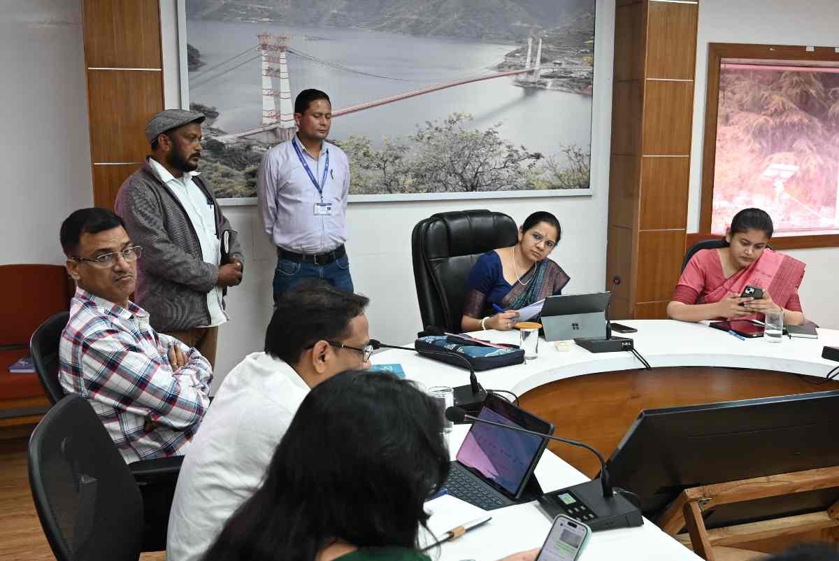 डीएम नितिका खंडेलवाल ने जनता दर्शन में सुनीं 30 समस्याएं, त्वरित निस्तारण के दिए निर्देश
