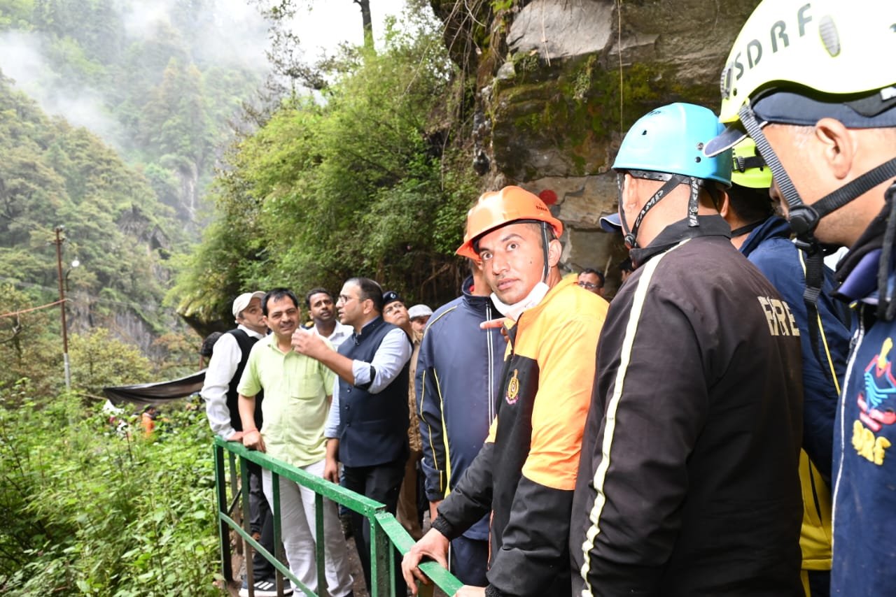 यमुनोत्री धाम यात्रियों की सुरक्षा हेतु जिला प्रशासन का निर्णय