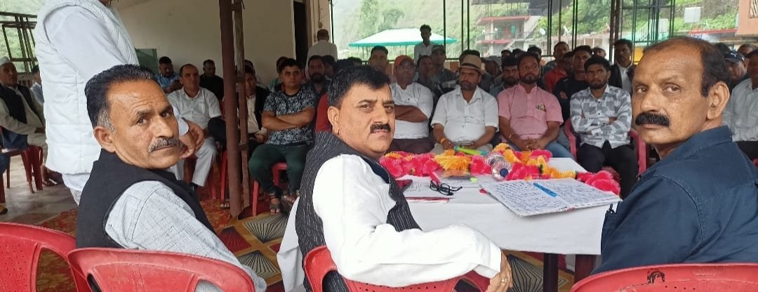 धनोल्टी विधानसभा में पंचायत चुनाव को लेकर कांग्रेस ने की रणनीतिक बैठक, कई कार्यकर्ताओं ने ठोकी दावेदारी