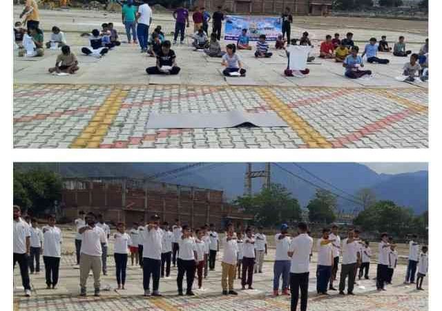 खिलाड़ियों ने किया योगाभ्यास