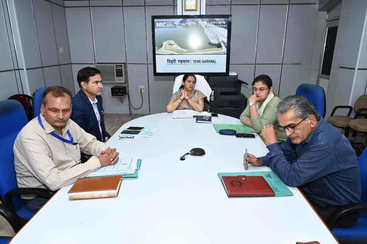 जिला निर्वाचन अधिकारी (पं.) टिहरी की उपस्थिति में किया गया तृतीय रेण्डमाईजेशन