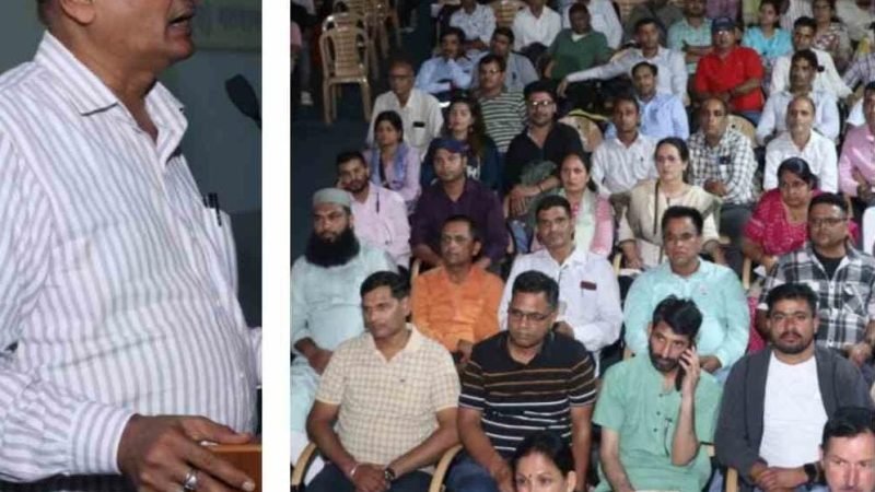 मतदान कार्मिकों को दिया दूसरे चरण का व्यावहारिक प्रशिक्षण