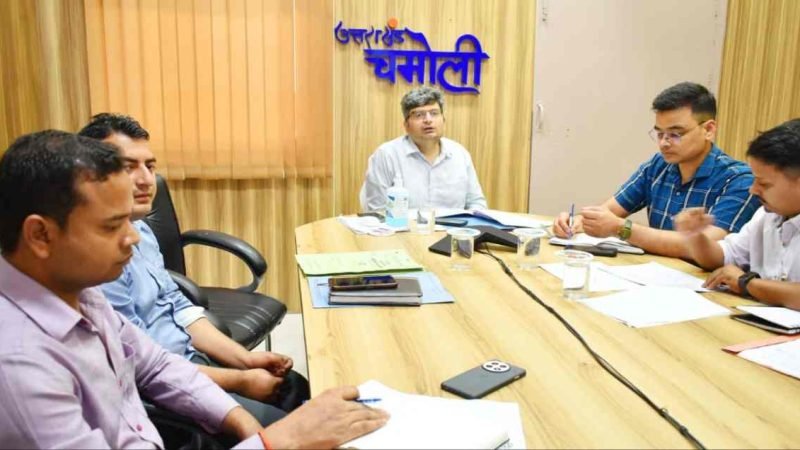 तहसील स्तर पर उपजिलाधिकारी लें नियमित अवैध खनन निरोधक दल की बैठक: संदीप तिवारी डीएम