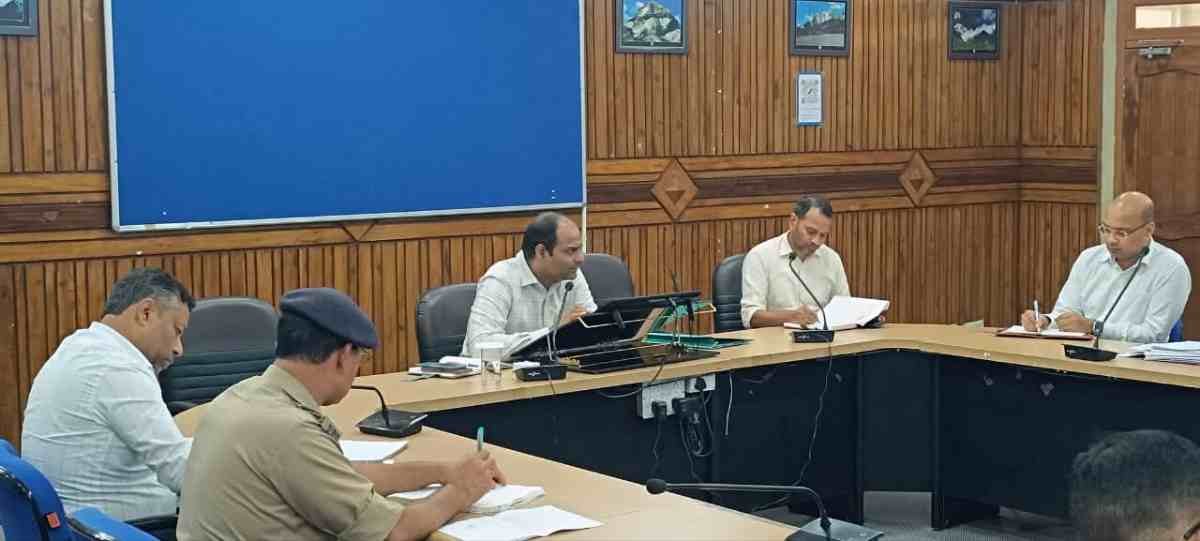 आपातकालीन स्थितियों के लिए सभी हेलीपैड रहेंगे तैयार– जिलाधिकारी