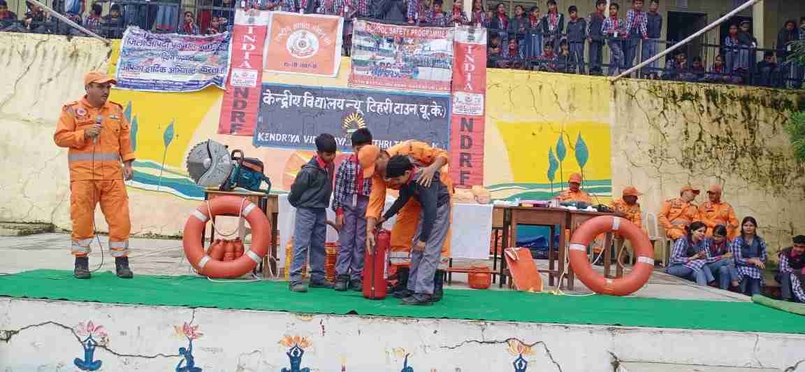 केंद्रीय विद्यालय न्यू टिहरी में NDRF द्वारा स्कूल सेफ्टी प्रोग्राम आयोजित