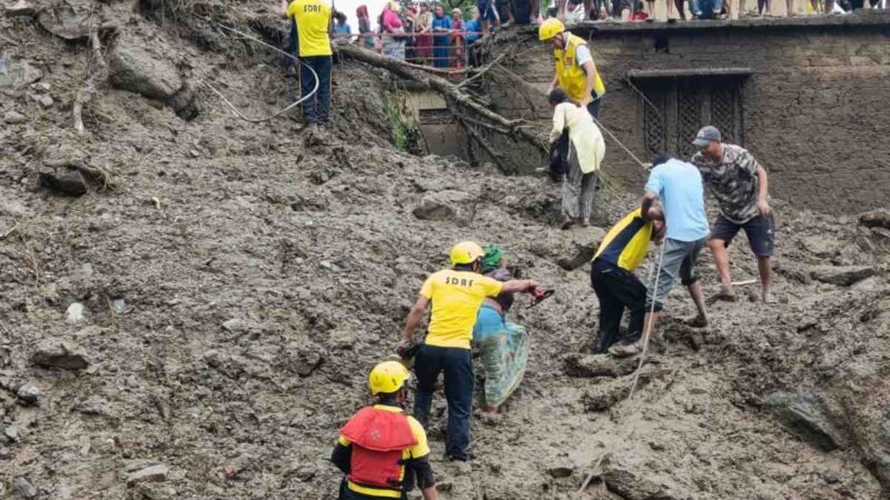 रुद्रप्रयाग के बसुकेदार क्षेत्र में SDRF का रेस्क्यू ऑपरेशन जारी, 200 लोग सुरक्षित निकाले गए