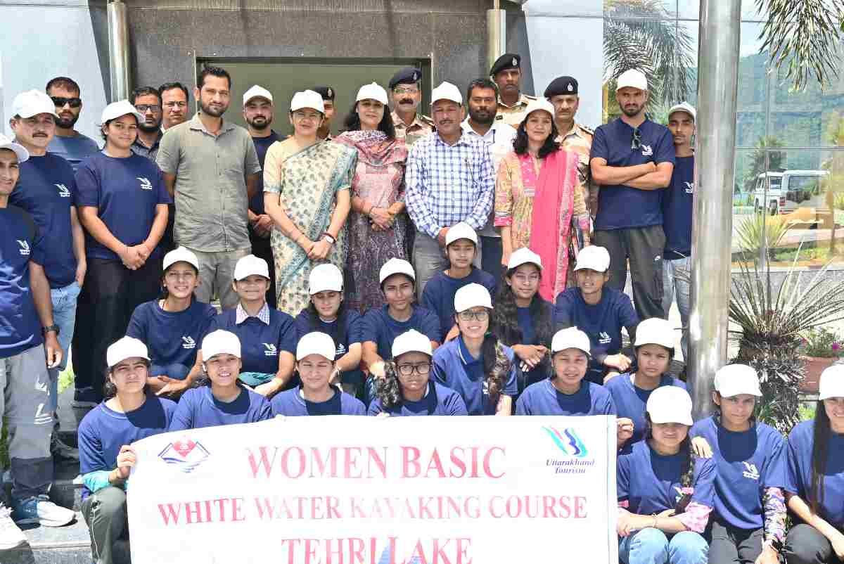 टिहरी झील में महिलाओं का कयाकिंग प्रशिक्षण शुरू, बनेंगी रिवर गाइड