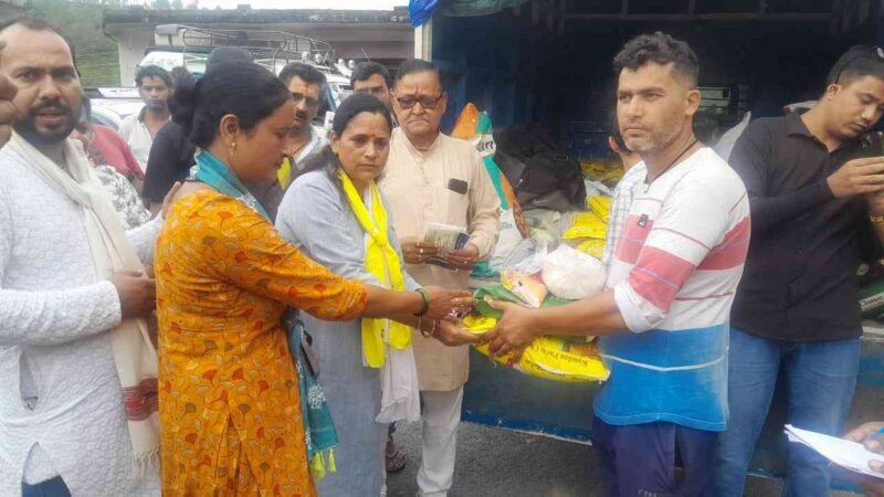 राष्ट्रवादी रीजनल पार्टी ने आपदा प्रभावितों को राहत सामग्री वितरित की