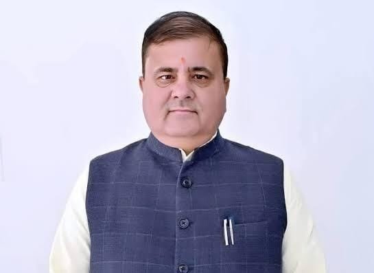 👉 विपक्ष पर भट्ट का हमला: जन मुद्दों पर सजग रहने के बजाय सदन में सोया विपक्ष