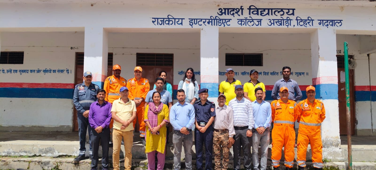 अखोडी में NDRF टीम ने कराया आपदा सुरक्षा प्रशिक्षण, छात्रों को सिखाए बचाव के तरीके