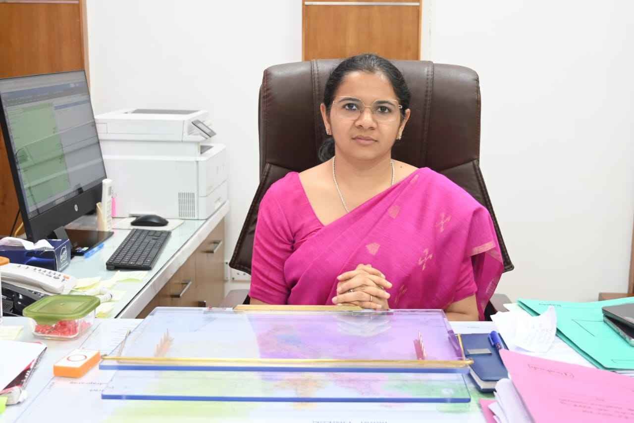 मुख्यमंत्री के निर्देशों पर जिलाधिकारी ने आपदा ग्रस्त क्षेत्र के 65 बच्चों को दिलाई बस सुविधा