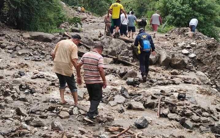 थराली में बादल फटने से तबाही, एसडीआरएफ का रेस्क्यू ऑपरेशन जारी