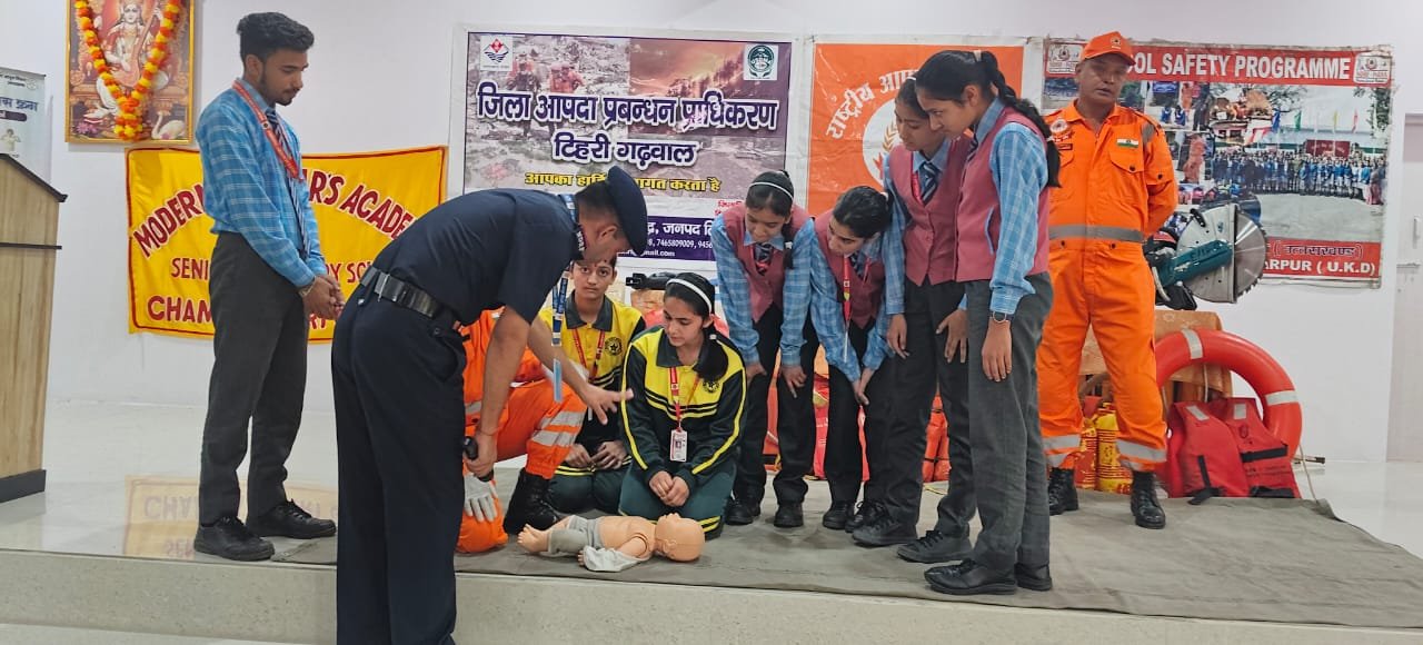 NDRF द्वारा स्कूल सेफ्टी कार्यक्रम आयोजित
