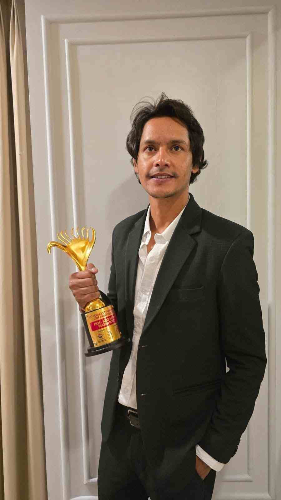 नई टिहरी के अर्जुन चंद्रा को “जोना” के लिए सर्वश्रेष्ठ अभिनेता का अवॉर्ड