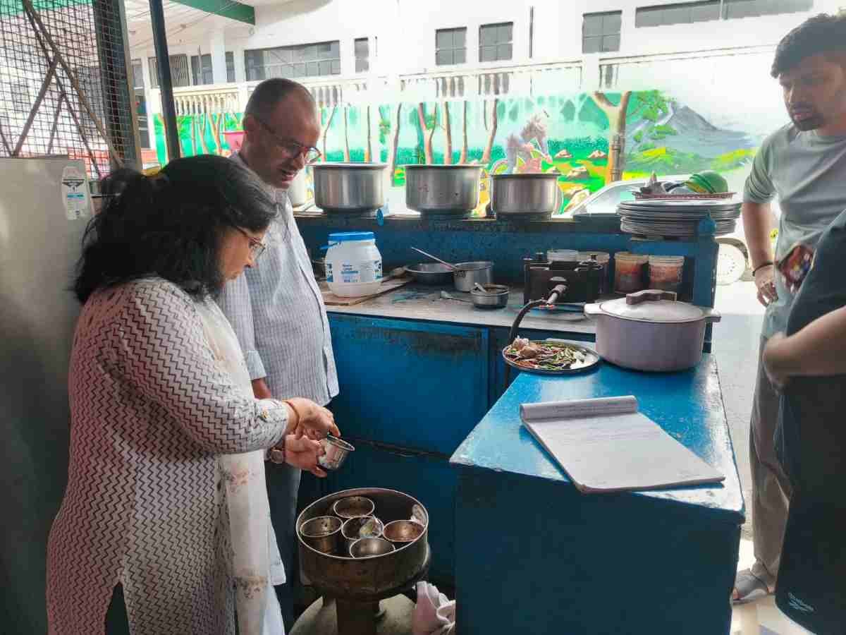 खाद्य संरक्षा विभाग का सघन निरीक्षण अभियान, तीन कारोबारियों को नोटिस