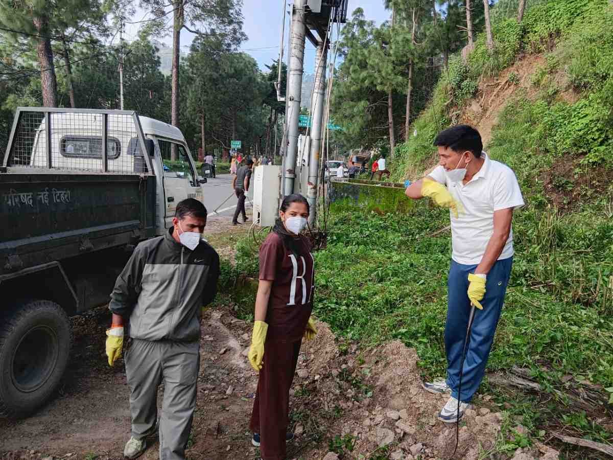 डीएम और पालिकाध्यक्ष की अगुवाई में चला साप्ताहिक स्वच्छता अभियान