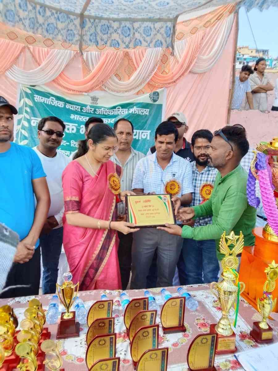 देवलसारी जाखनीधार ने जीता क्रिकेट टूर्नामेंट का फाइनल