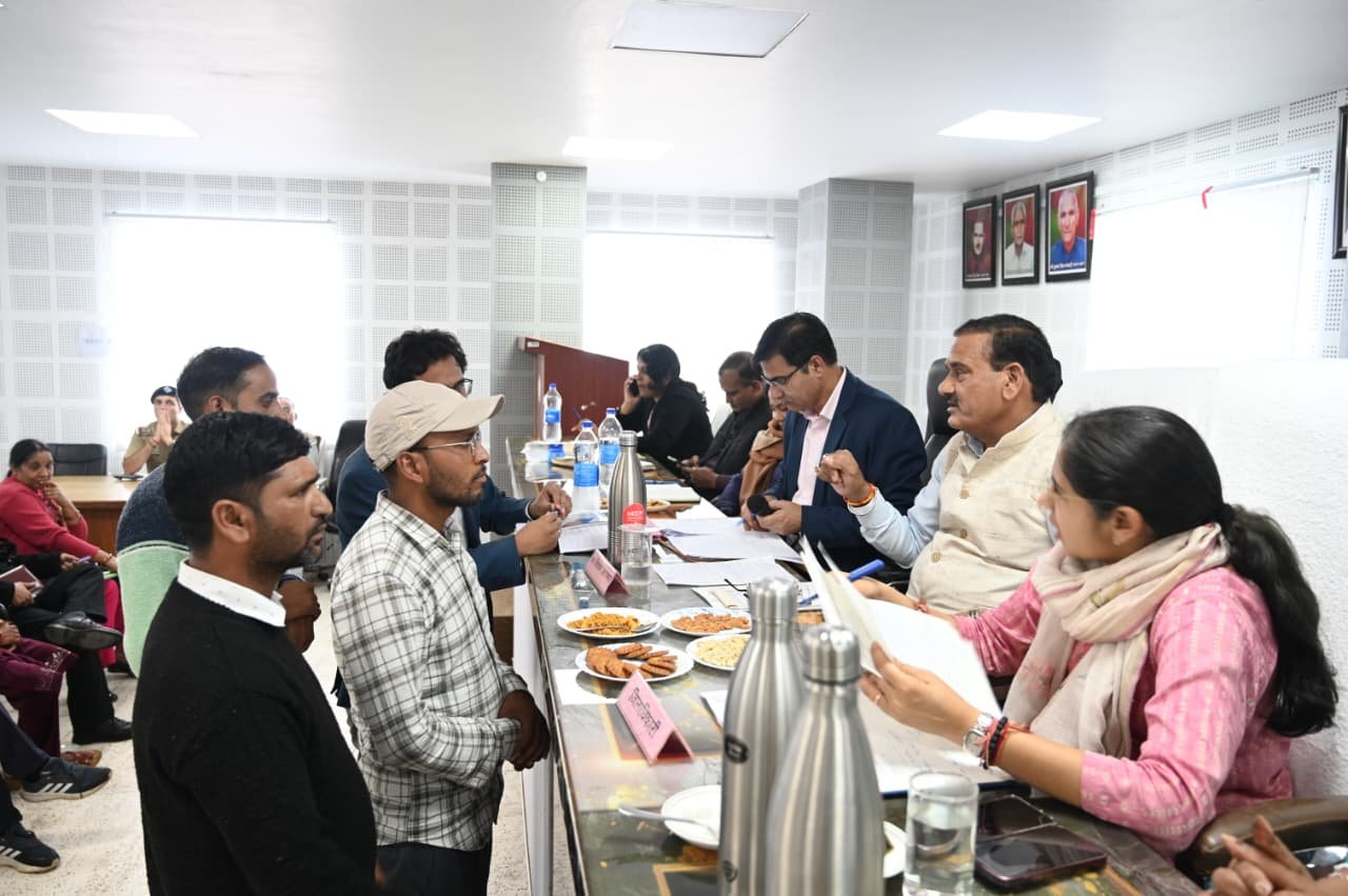 डीएम टिहरी एवं विधायक प्रतापनगर की उपस्थिति में सम्पन्न हुआ तहसील दिवस