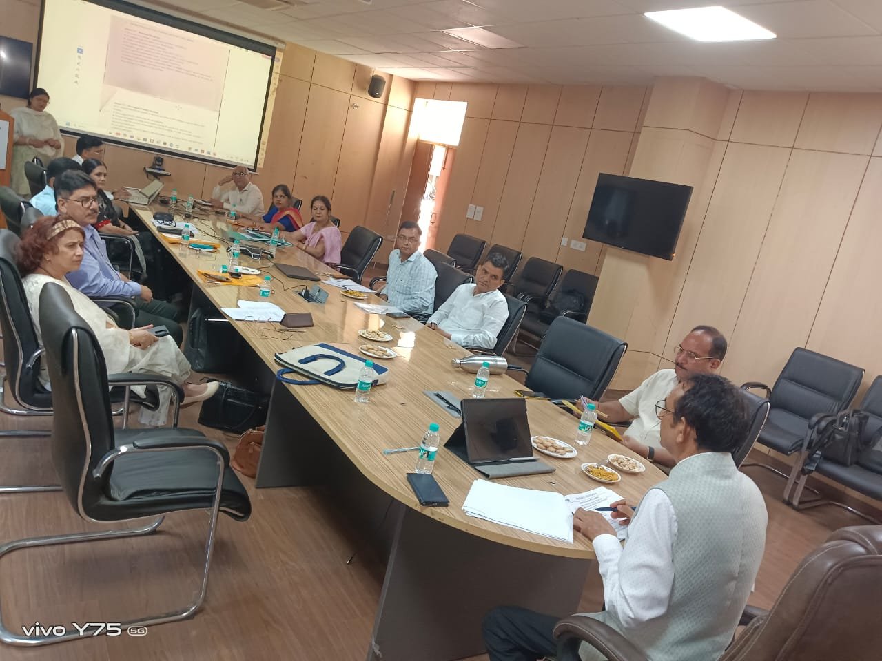 कुलपति प्रो. एन. के. जोशी की अध्यक्षता में NAAC प्रत्यायन तैयारी बैठक आयोजित