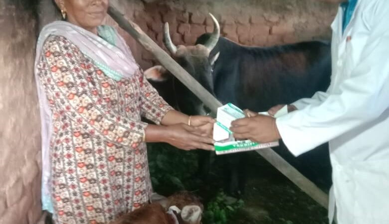 डीएम के निर्देश पर पशुपालन विभाग की टीम ने किया क्षेत्रीय निरीक्षण
