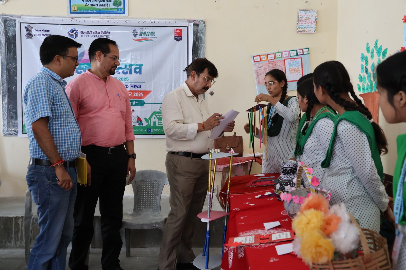 टीएचडीसी में स्वच्छता ही सेवा अभियान के अंतर्गत पोस्टर एवं अपशिष्ट से सर्वश्रेष्ठ प्रदर्शनी प्रतियोगिता आयोजित