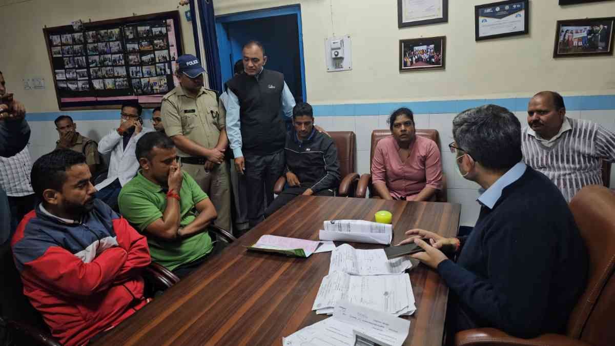 जिलाधिकारी ने किया जिला चिकित्सालय का निरीक्षण