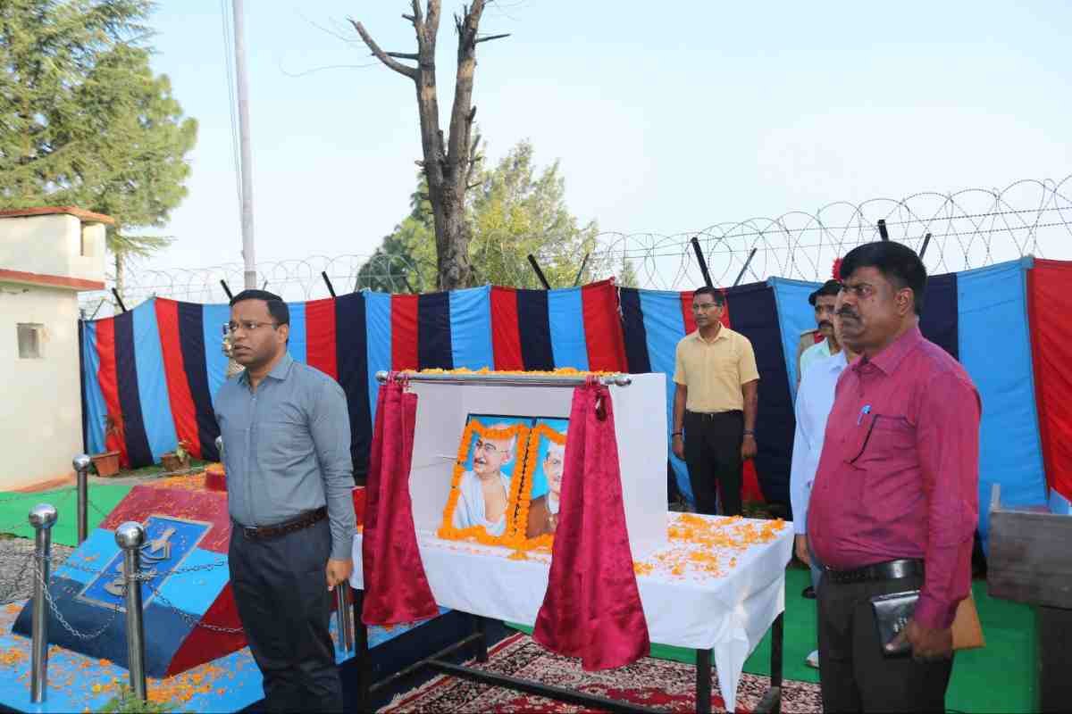 गांधी व शास्त्री जयंती तथा विजय दशमी श्रद्धा व उत्साह से मनाई गई